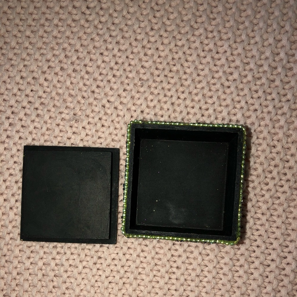Little box - Picture 2 of 3